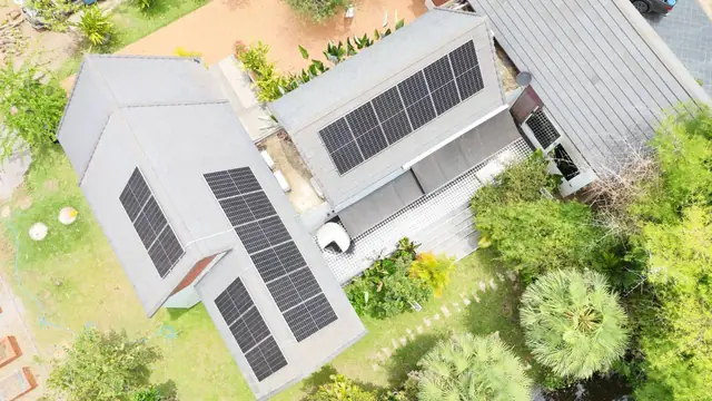 โซลาร์รูฟท็อปบ้านหลังคาเทา — SolarCare PRO